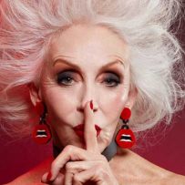 What colour eyeliner should an older woman wear?