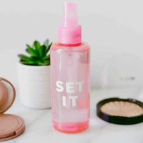 How do you make a setting spray without glycerin?